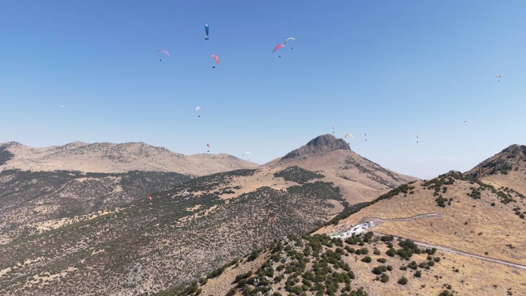 Spor ve özgürlük Konya semalarında renkli yarışa döndü 4